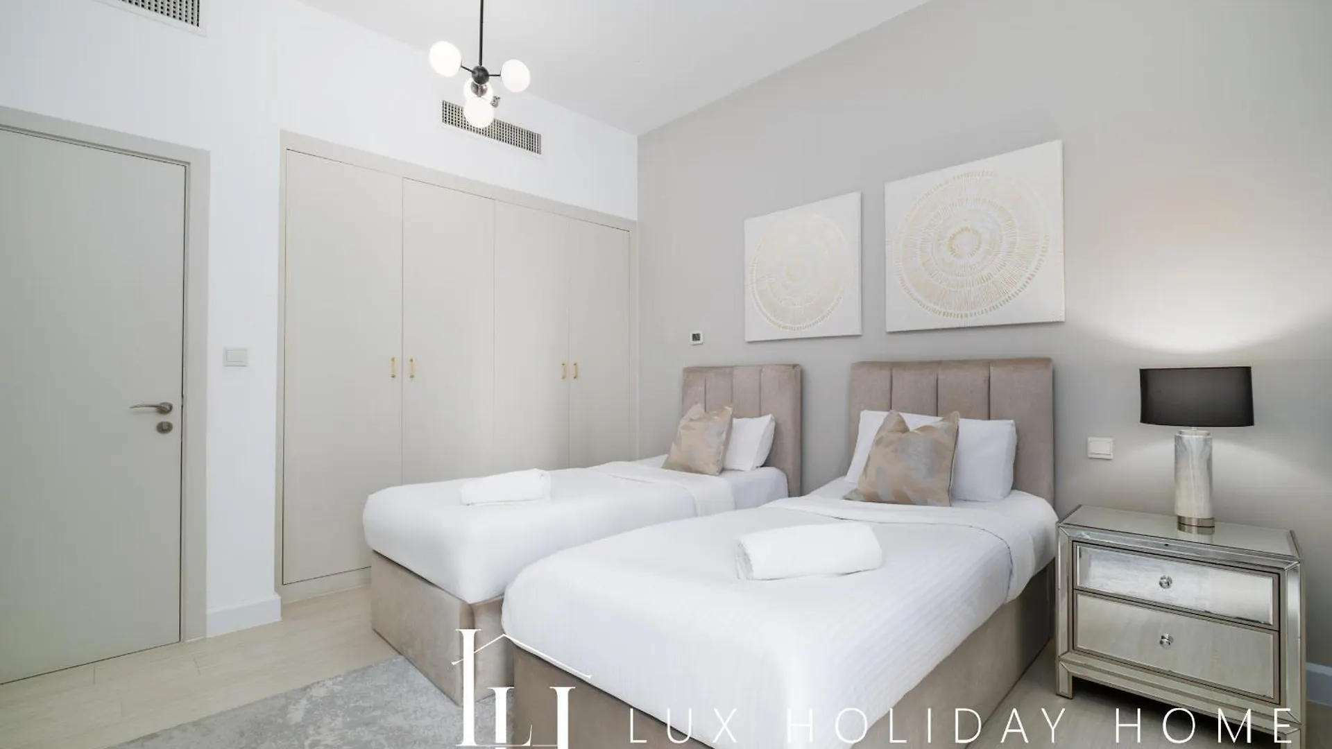 Lux The Luxurious Central Jbr Suite Dubai